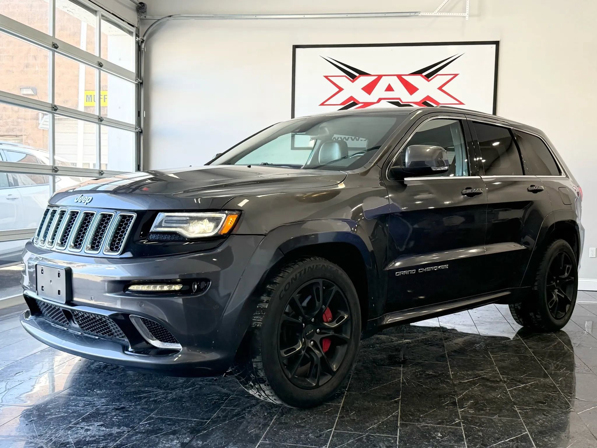 Used 2015 Jeep Grand Cherokee SRT image 3