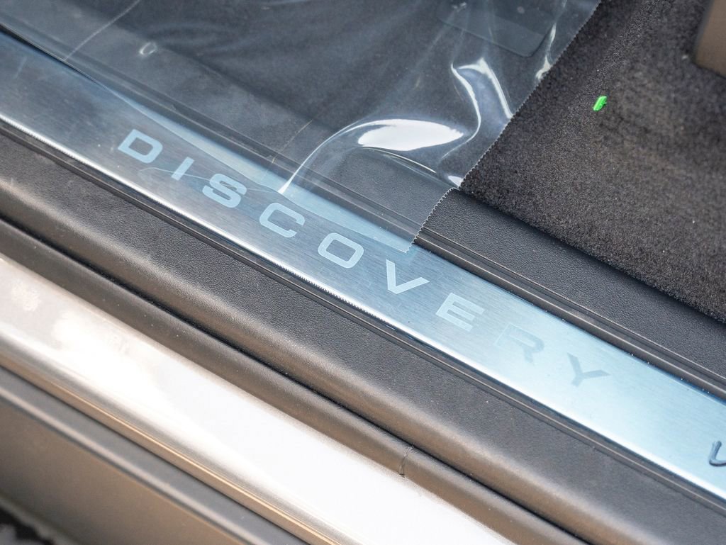 New 2025 Land Rover Discovery Dynamic SE image 15
