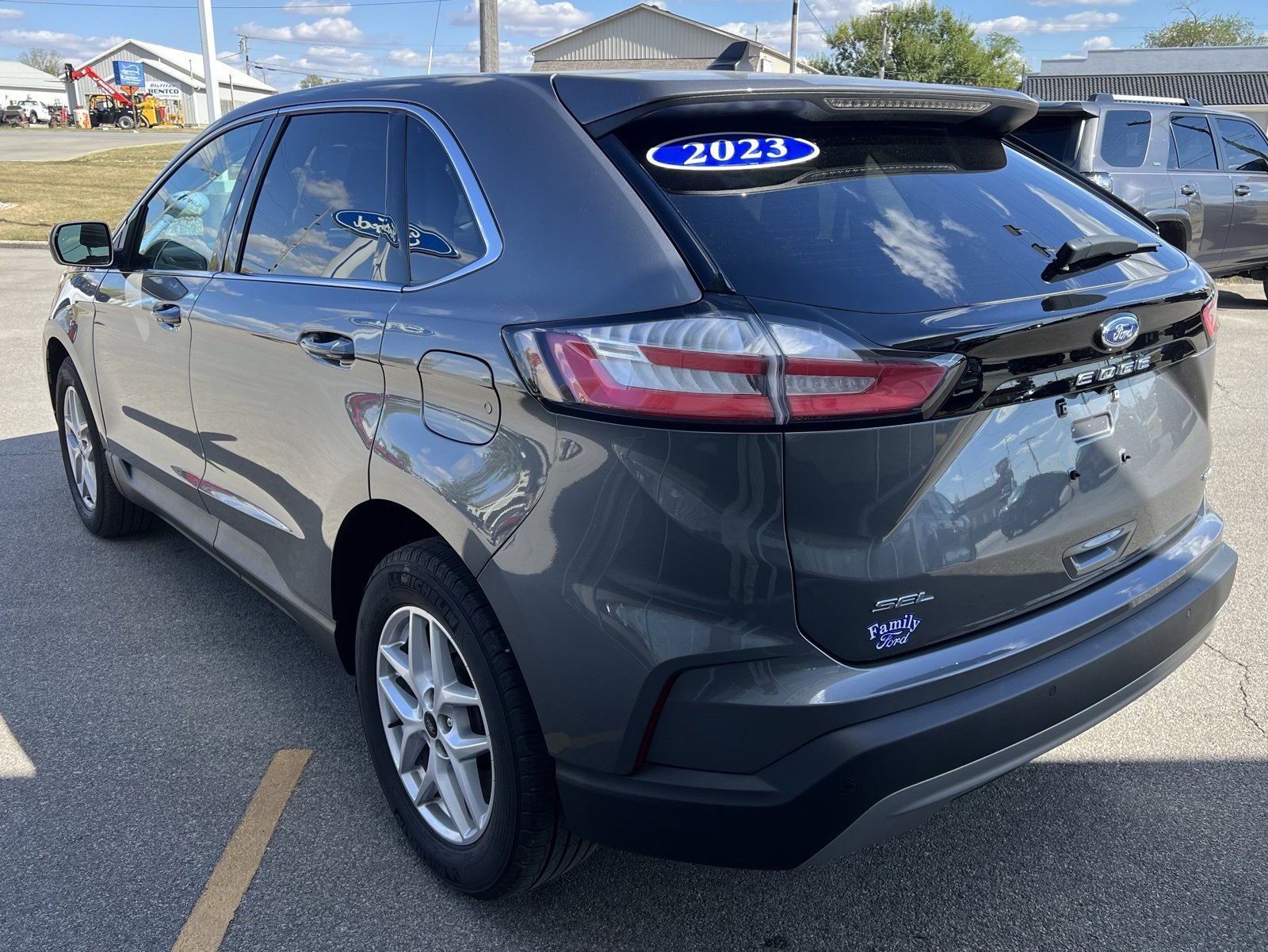 Used 2023 Ford Edge SEL w/ Convenience Package image 5