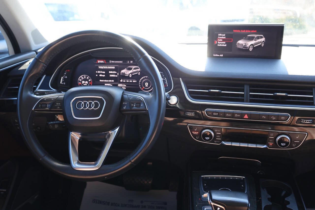 Used 2018 Audi Q7 3.0T Premium Plus w/ Premium Plus Package image 24