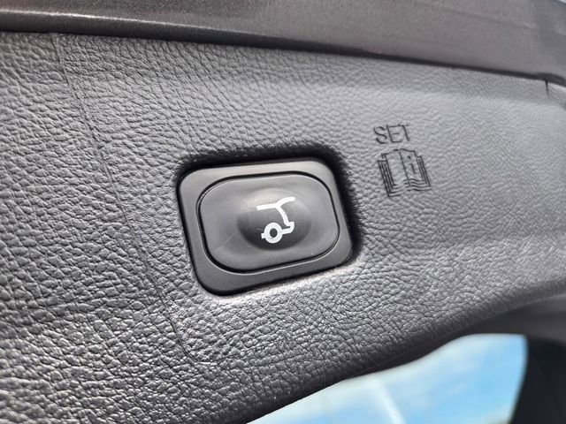 Used 2024 Ford Edge ST-Line w/ Class II Trailer Tow Package image 36