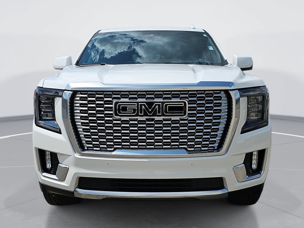 Used 2024 GMC Yukon Denali w/ Advanced Technology Package AWD/4WD image 10