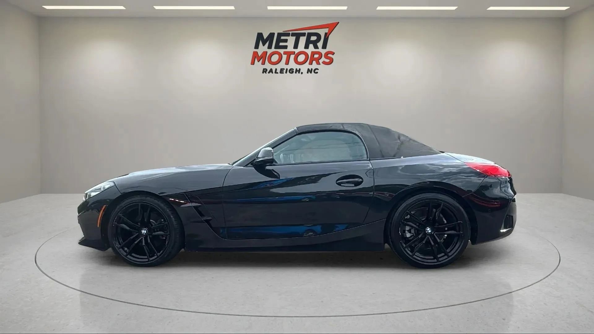 Used 2022 BMW Z4 sDrive30i w/ M Sport Package image 7