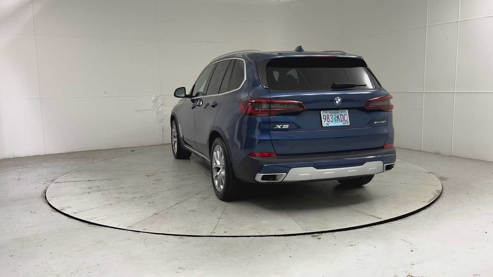 Used 2023 BMW X5 xDrive40i w/ Premium Package AWD/4WD image 3