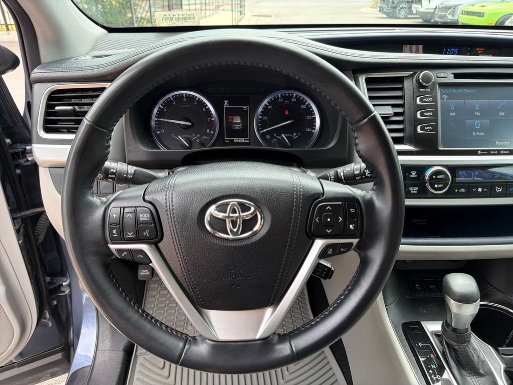 Used 2018 Toyota Highlander XLE FWD image 21