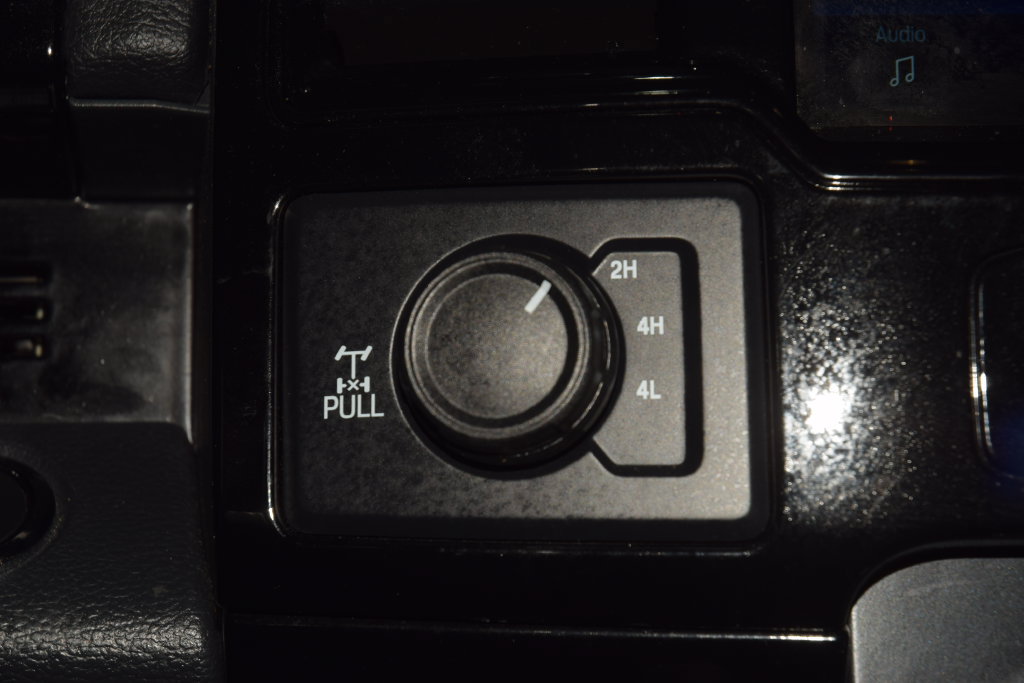 Used 2022 Ford F250 Lariat w/ Black Appearance Package AWD/4WD image 34