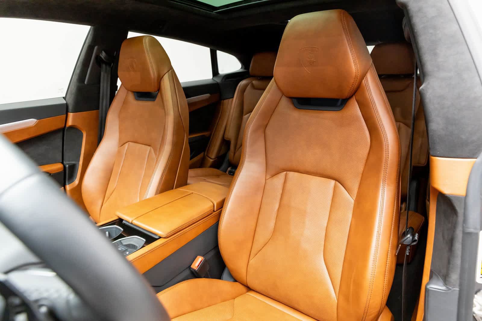 Used 2022 Lamborghini Urus AWD/4WD image 10