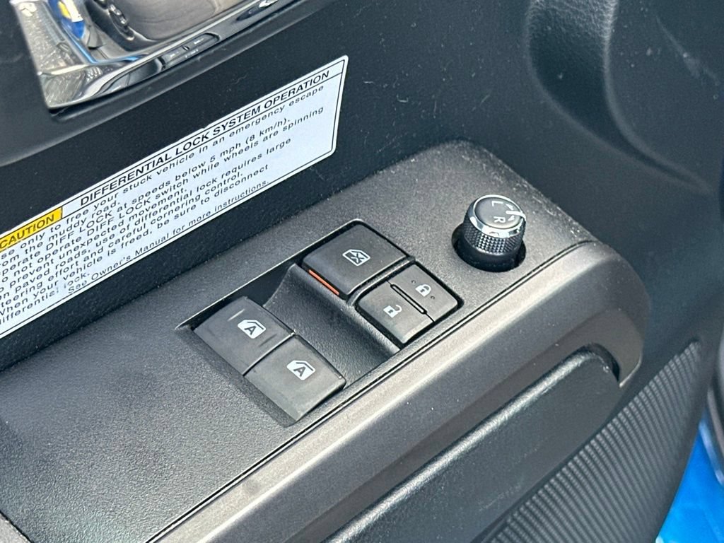 Used 2016 Toyota Tacoma TRD Off-Road w/ Towing Package AWD/4WD image 16