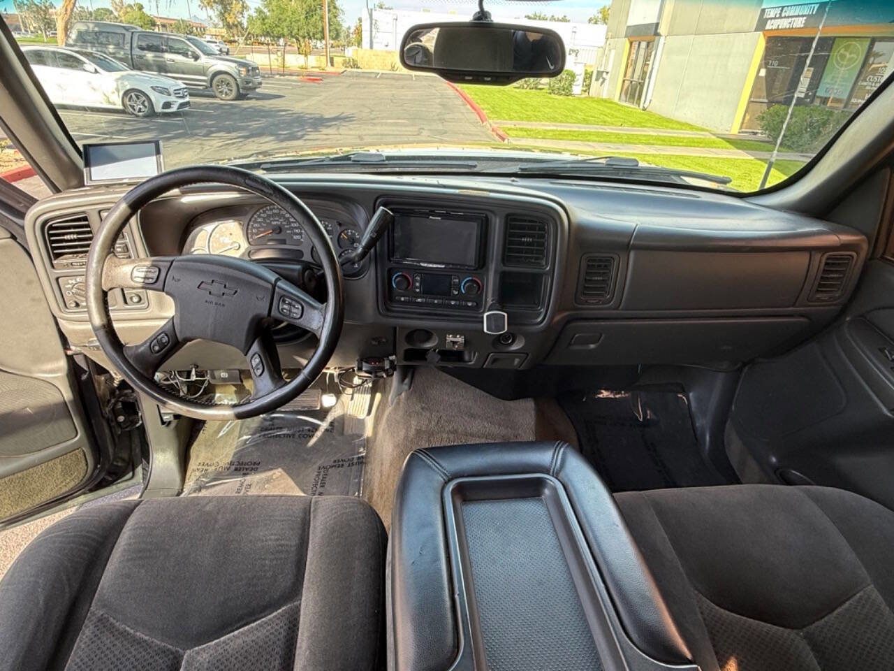 Used 2004 Chevrolet Silverado 2500 LS w/ Skid Plate Package image 9