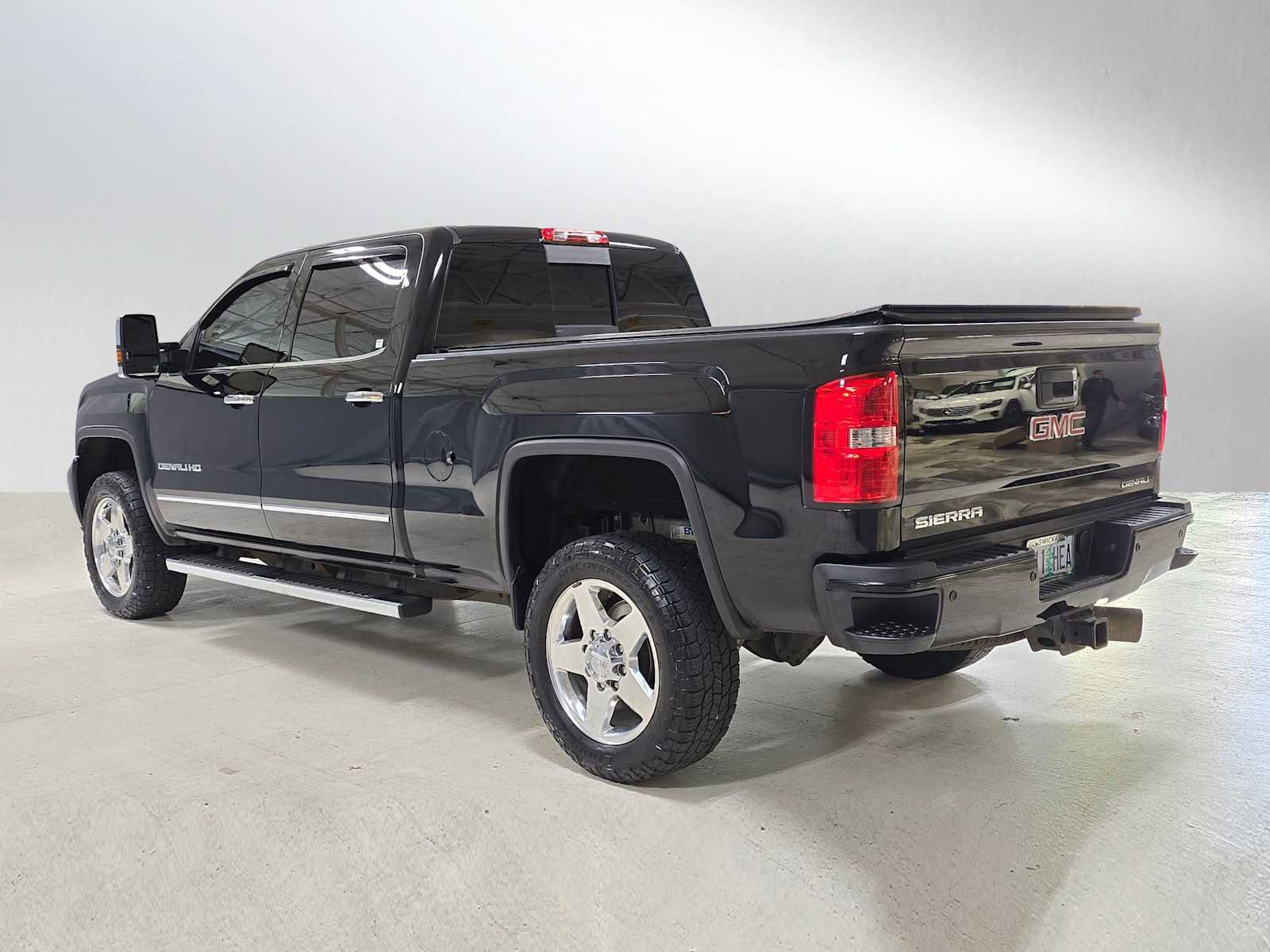 Used 2015 GMC Sierra 3500 Denali w/ Duramax Plus Package image 5