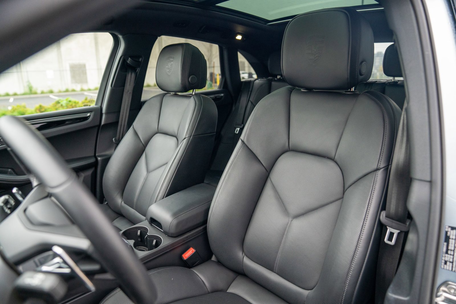 Used 2025 Porsche Macan image 5