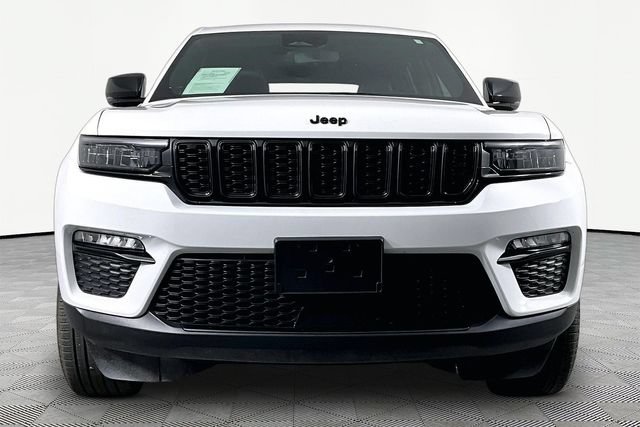 Used 2024 Jeep Grand Cherokee Limited w/ Black Appearance Package RWD image 2