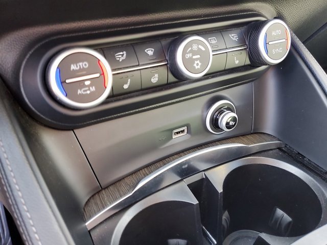 Used 2018 Alfa Romeo Stelvio Ti image 19