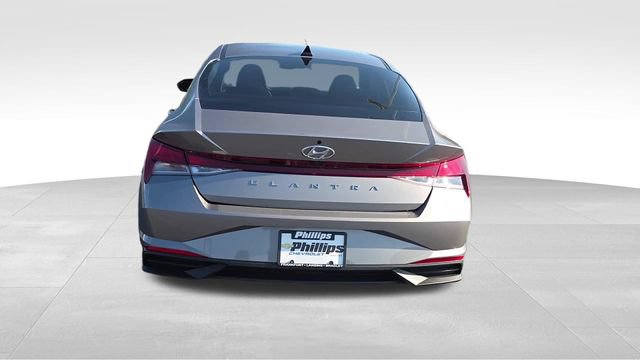 Used 2022 Hyundai Elantra SEL FWD image 11