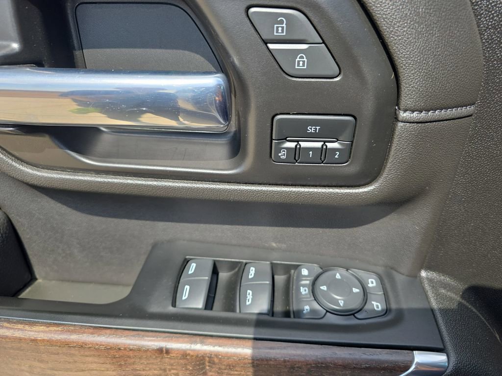 Used 2022 GMC Sierra 3500 Denali image 29