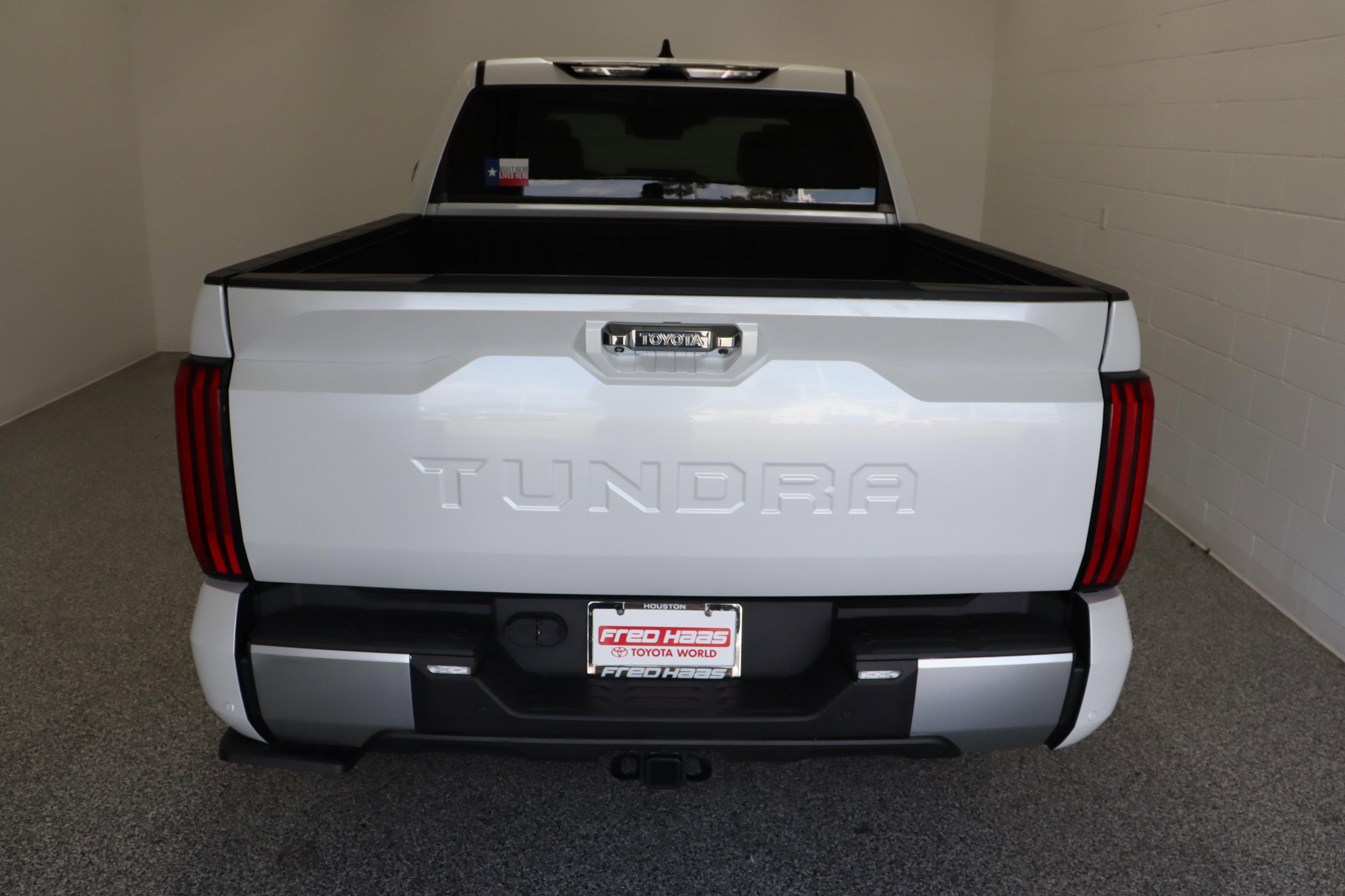 Used 2023 Toyota Tundra Limited w/ Power Package RWD image 8