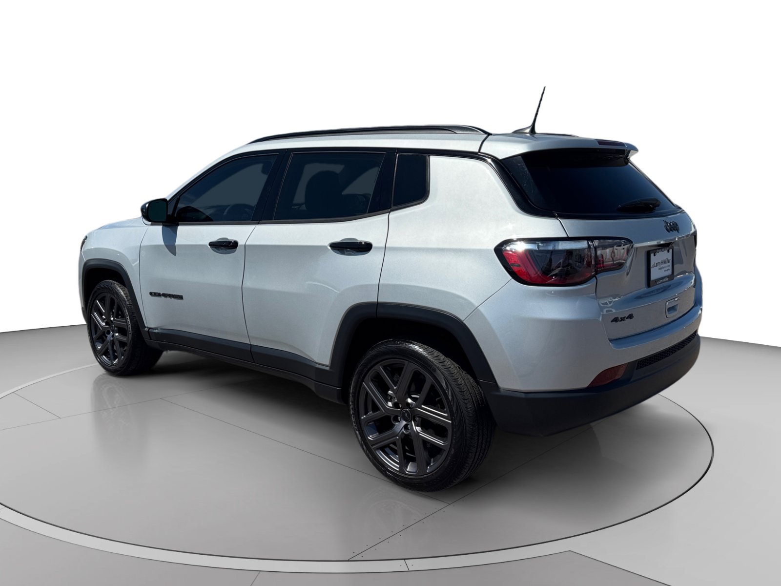 Certified 2026 Jeep Compass Latitude AWD/4WD image 4