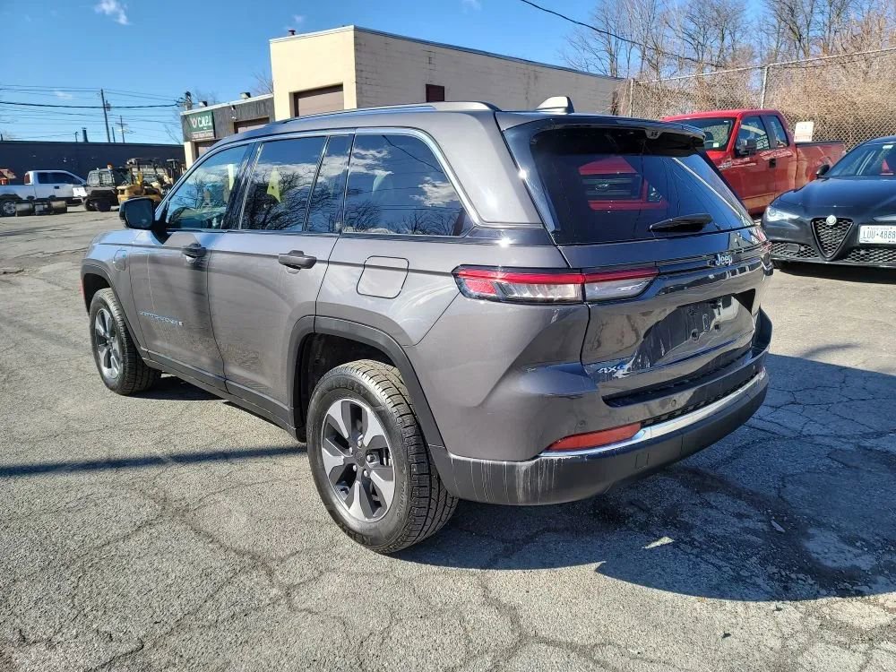 Used 2022 Jeep Grand Cherokee Limited 4xe w/ Luxury Tech Group II image 7