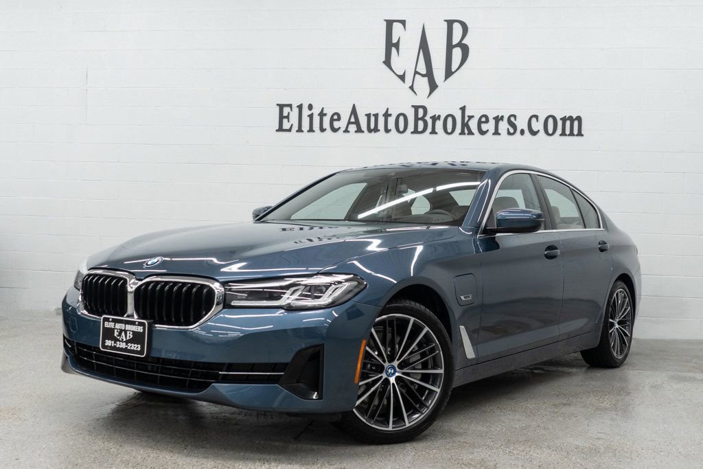 Used 2023 BMW 530e xDrive w/ Premium Package image 1