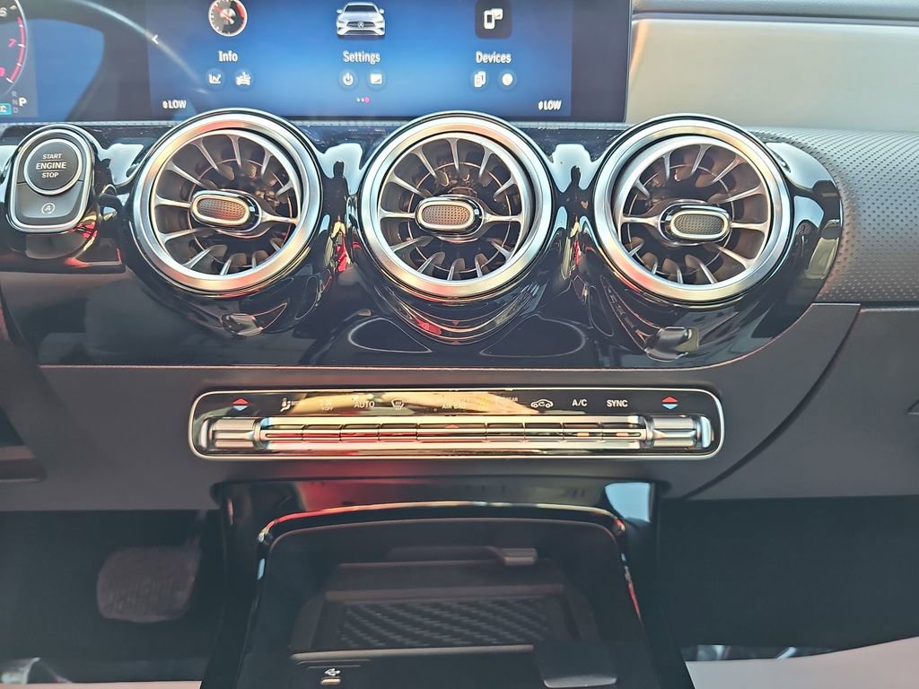 Used 2025 Mercedes-Benz CLA 250 image 27