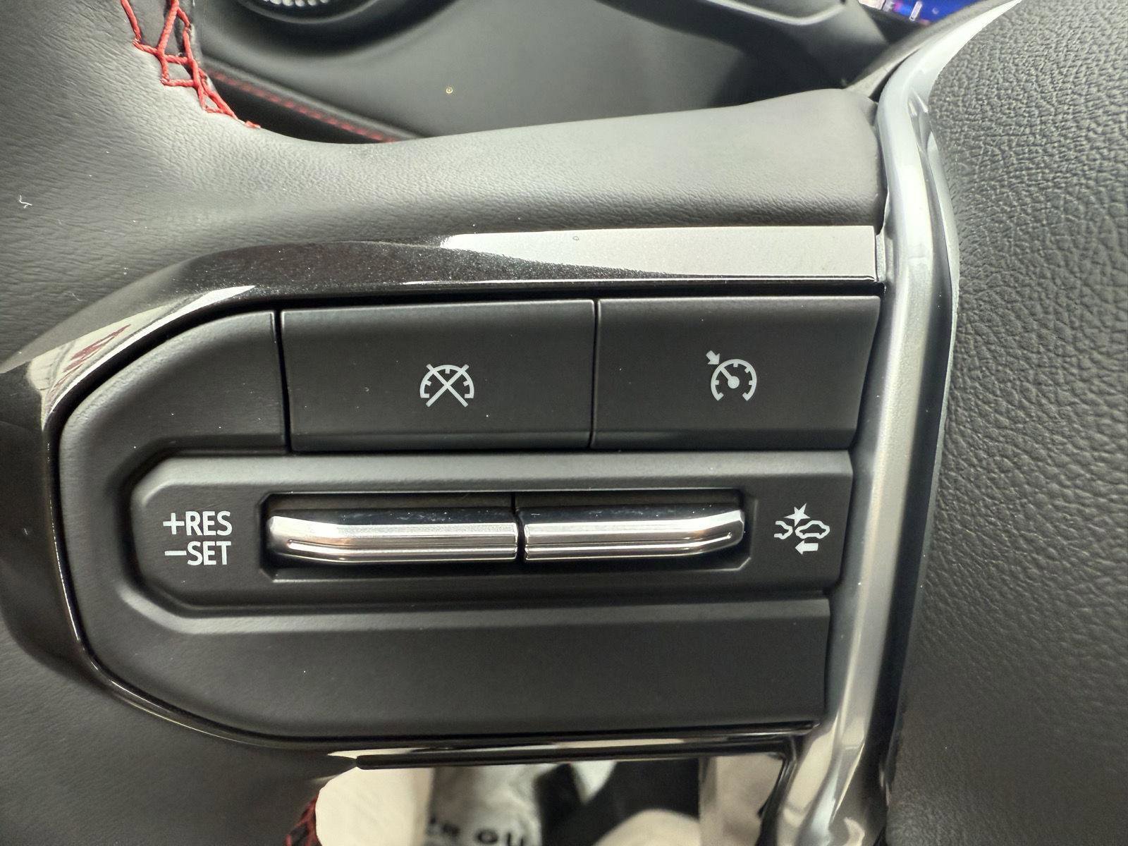 Used 2024 Chevrolet Colorado Z71 w/ Z71 Convenience Package 2 image 15