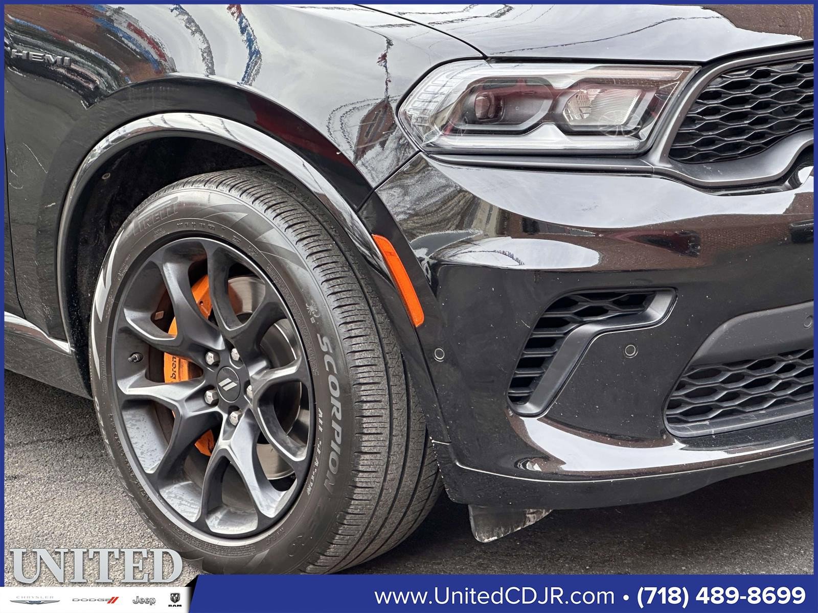 Used 2023 Dodge Durango R/T w/ Hemi Orange Plus Package image 11