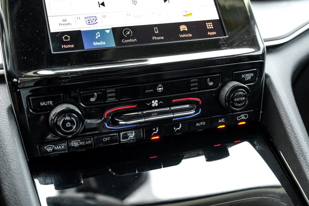 Used 2022 Jeep Grand Cherokee Limited RWD image 36