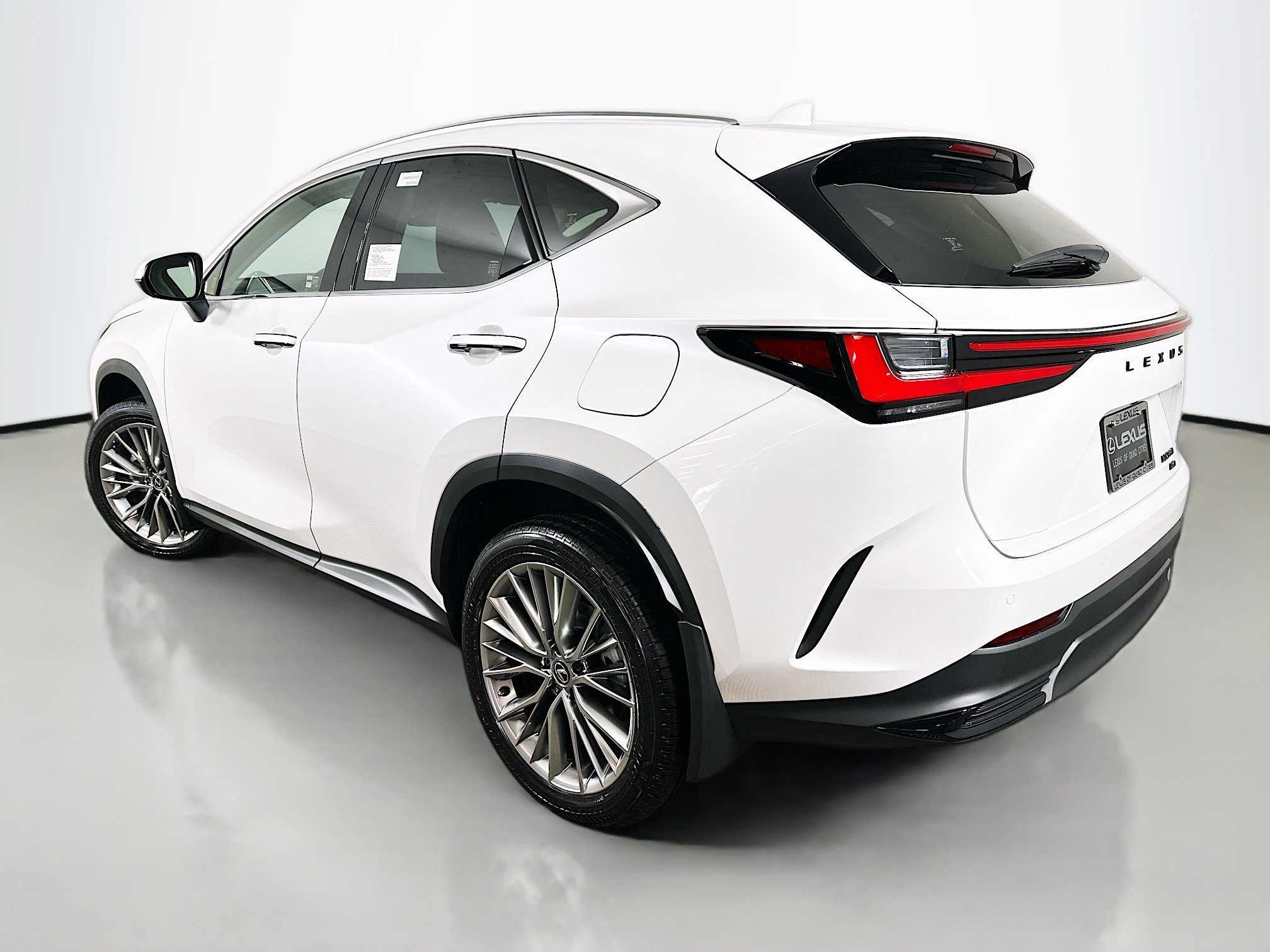 Certified 2025 Lexus NX 350 AWD w/ Accessory Package (2T) image 5