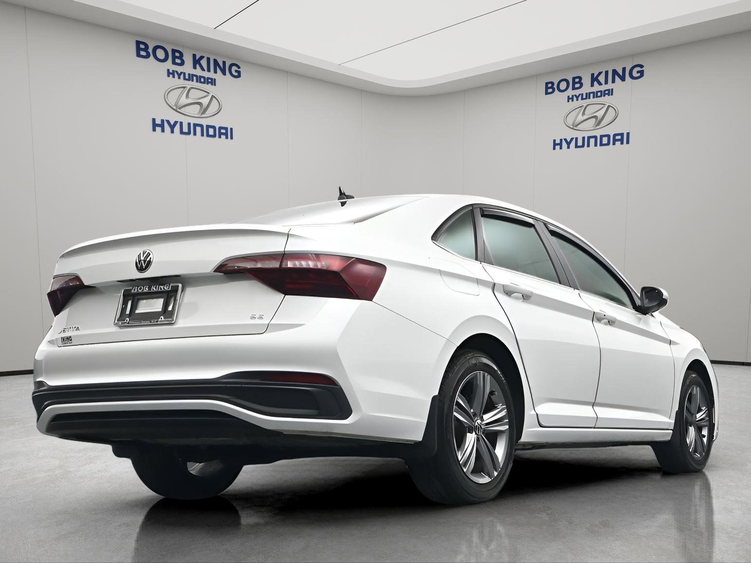 Used 2023 Volkswagen Jetta SE image 22