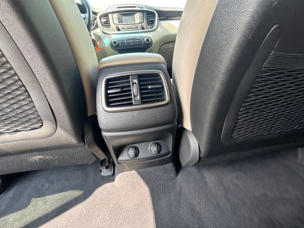 Used 2016 Kia Sorento FWD w/ LX Convenience Package image 18