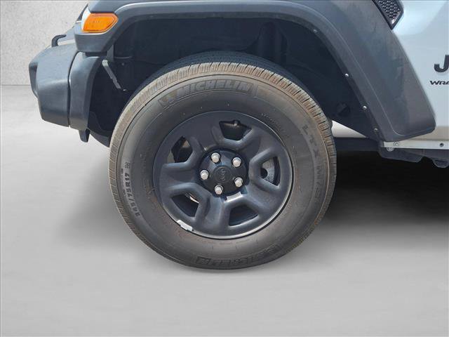 Used 2023 Jeep Wrangler Sport AWD/4WD image 9