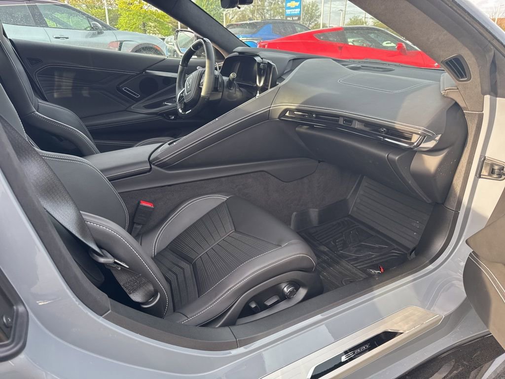 Used 2025 Chevrolet Corvette E-Ray w/ Stealth Interior Trim Package AWD/4WD image 8