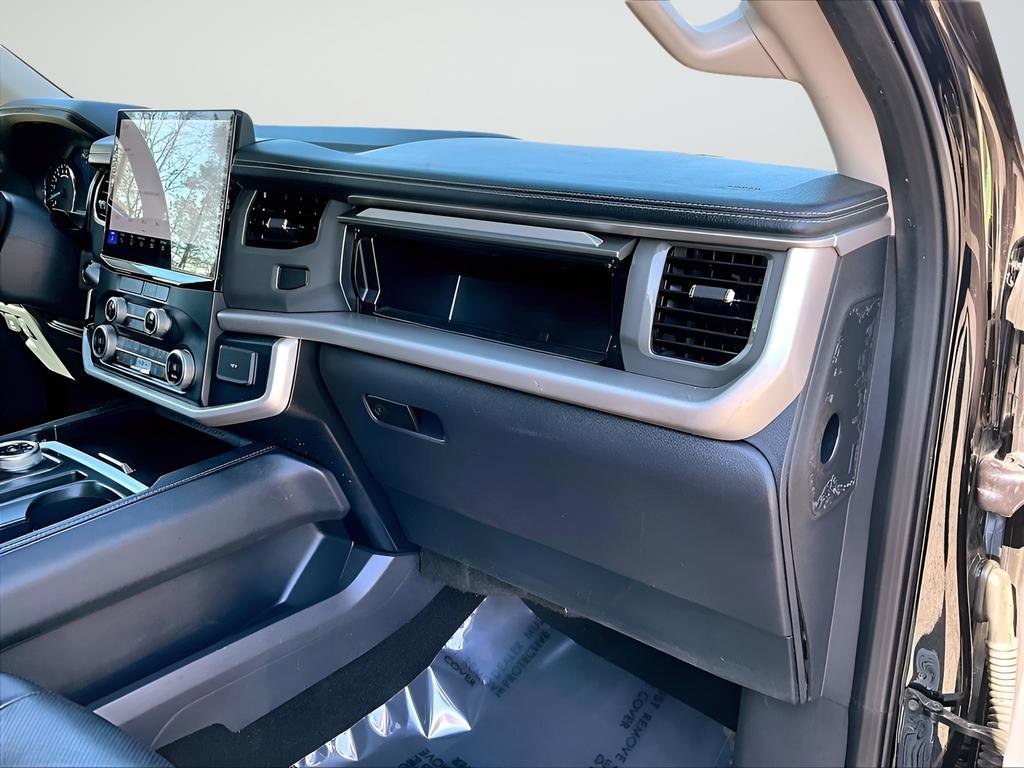 Used 2023 Ford Expedition Max XLT image 29
