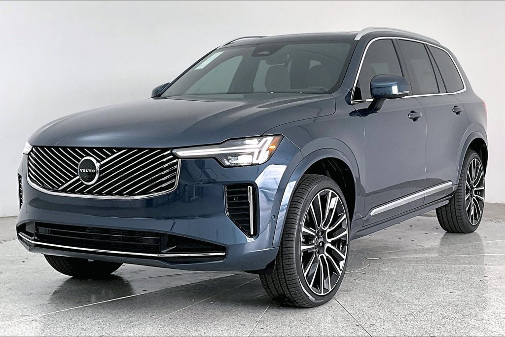 New 2026 Volvo XC90 B6 Plus w/ Protection Package Premier AWD/4WD image 2