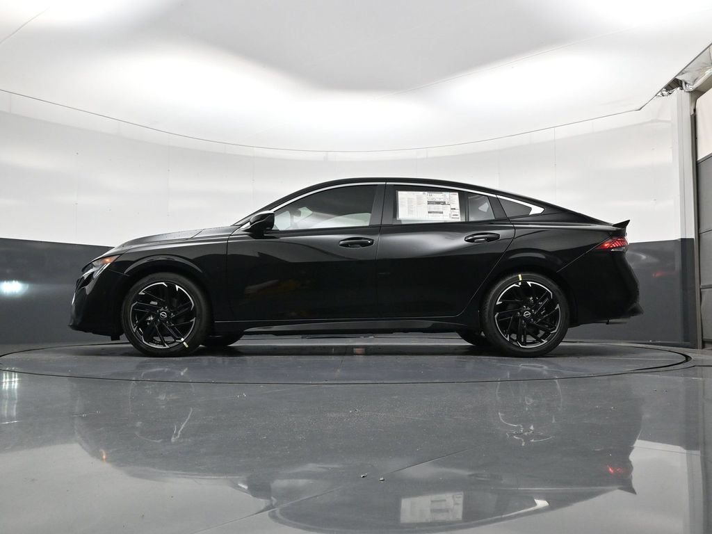 New 2026 Nissan Sentra SR w/ SR Premium Package FWD image 21
