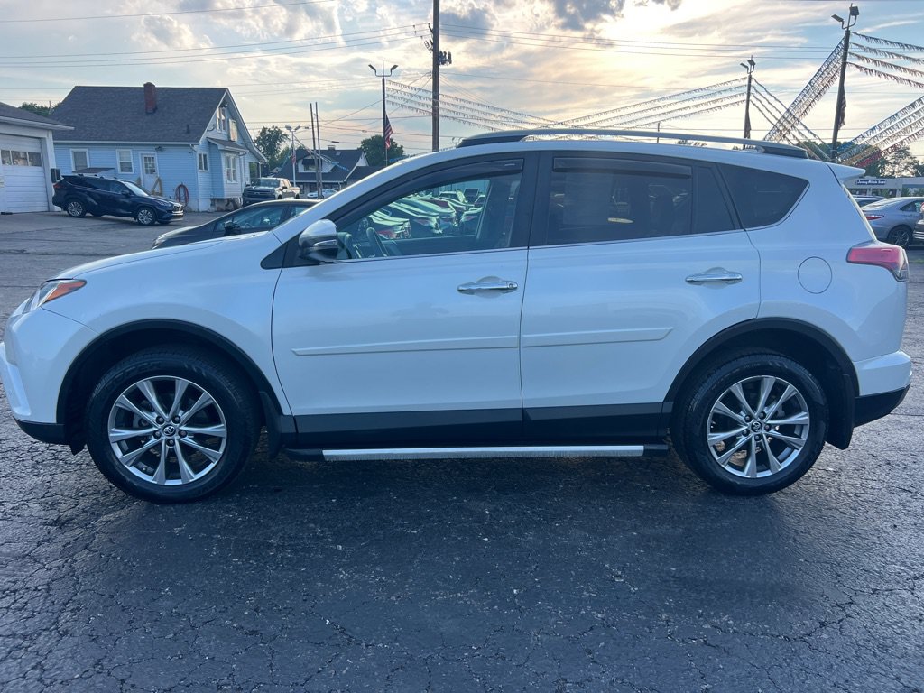 Used 2017 Toyota RAV4 Limited AWD/4WD image 4