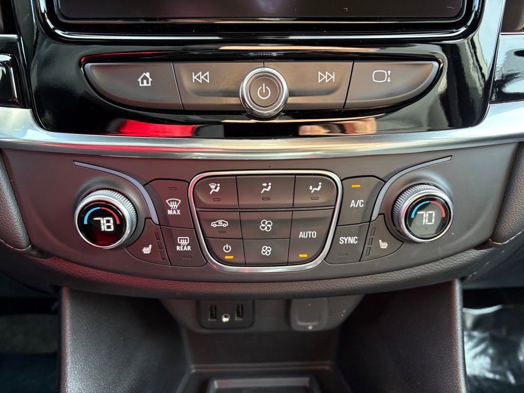 Used 2023 Chevrolet Traverse LT image 27