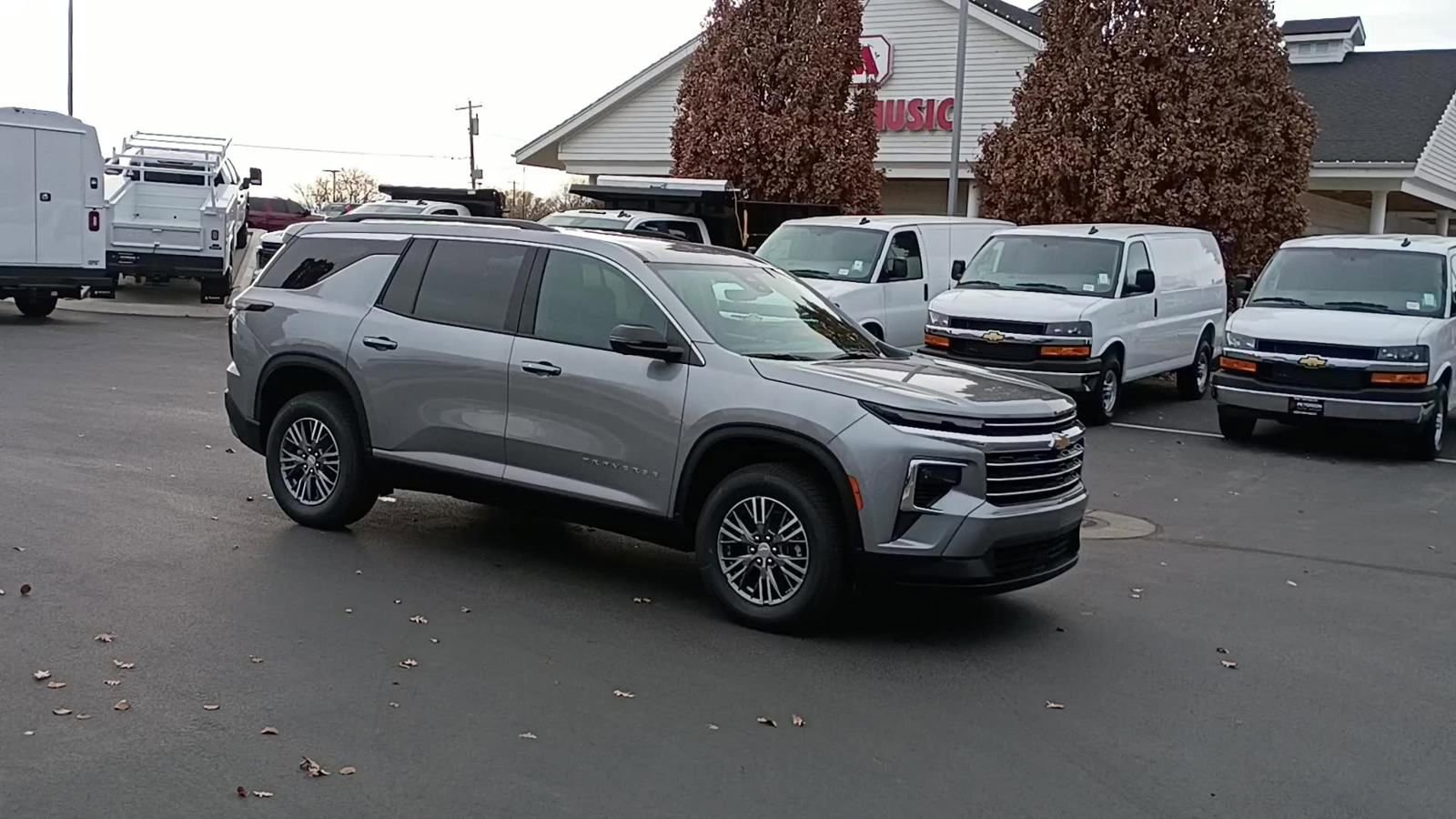 New 2026 Chevrolet Traverse LT image 3
