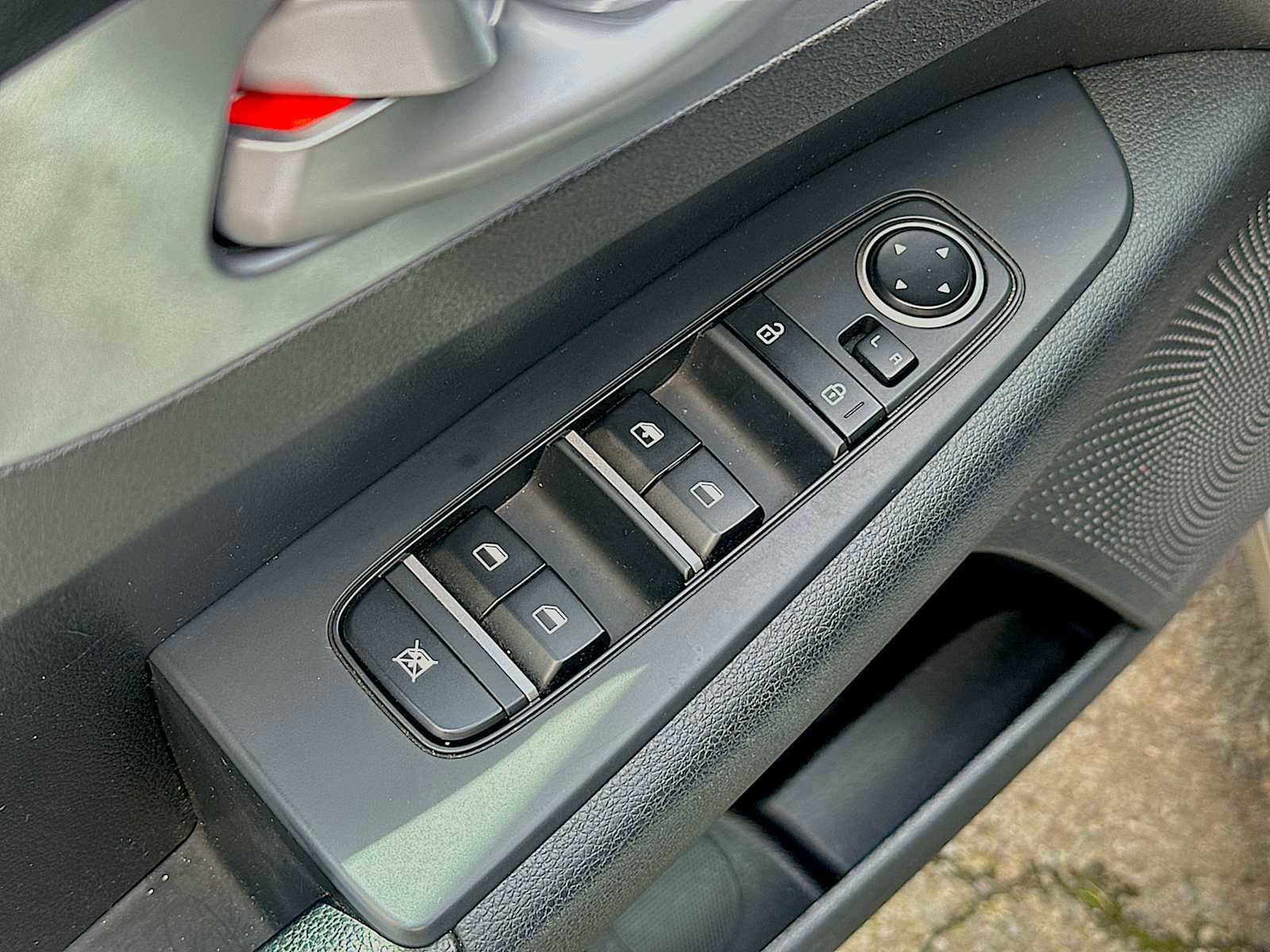 Used 2022 Kia Forte LXS image 7