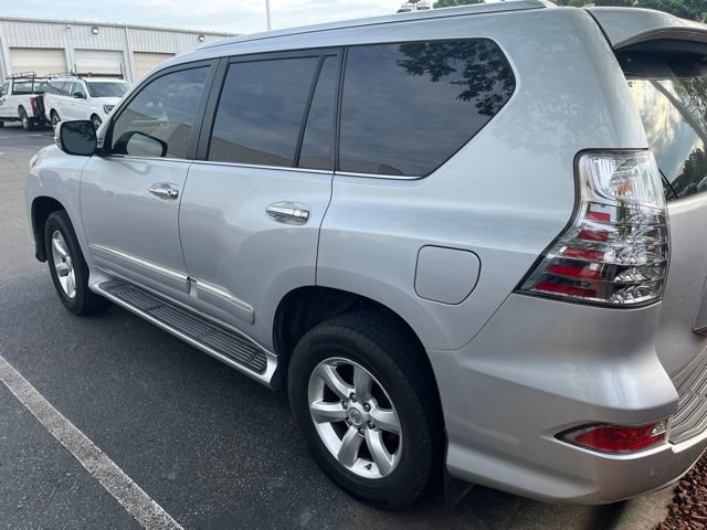 Used 2015 Lexus GX 460 w/ Navigation Package AWD/4WD image 4