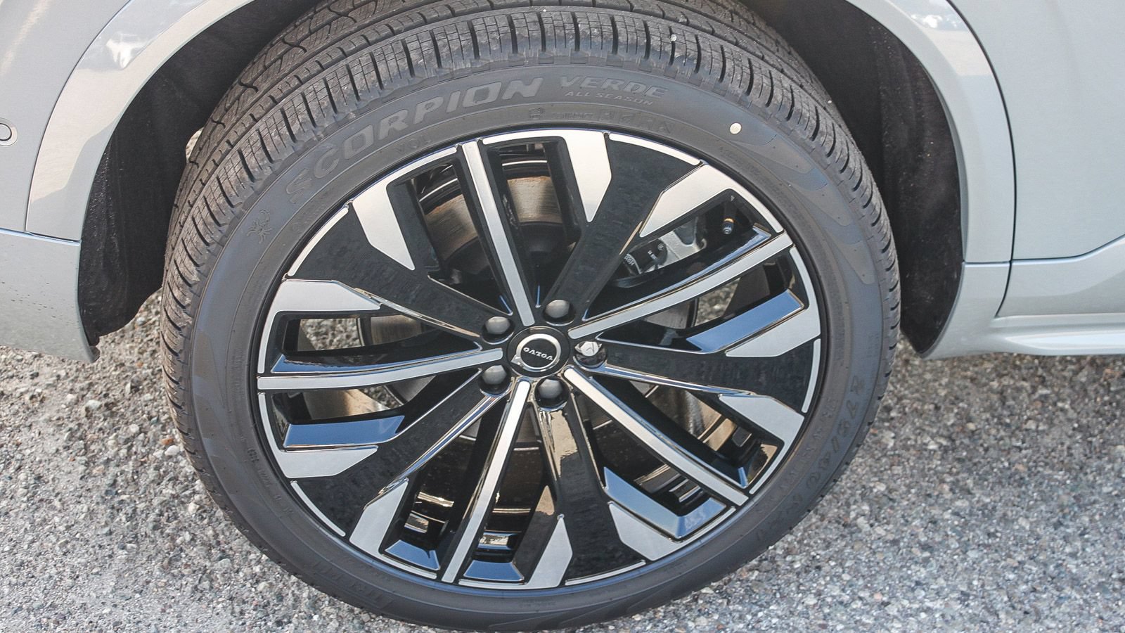 New 2026 Volvo XC90 T8 Plus w/ Protection Package Premier AWD/4WD image 11