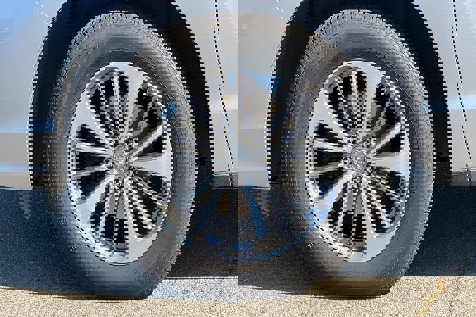 Used 2018 Acura RDX AWD w/ Advance Package image 32