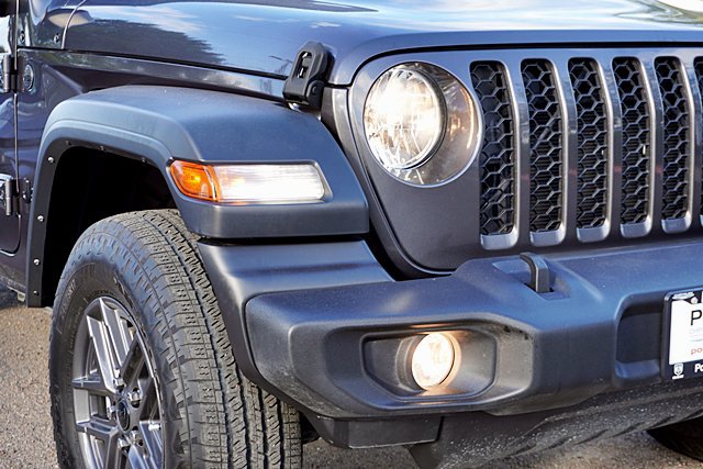 Used 2024 Jeep Wrangler Unlimited Sport AWD/4WD image 12