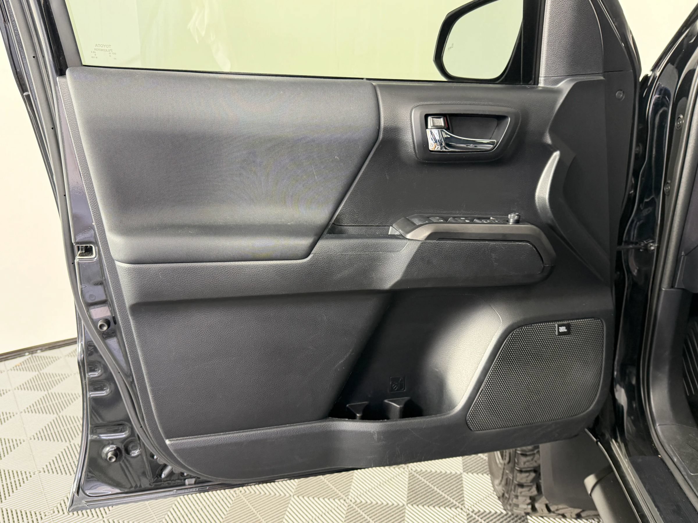 Used 2019 Toyota Tacoma TRD Pro AWD/4WD image 34