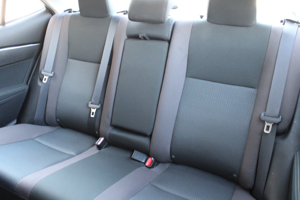 Used 2018 Toyota Corolla LE FWD image 22