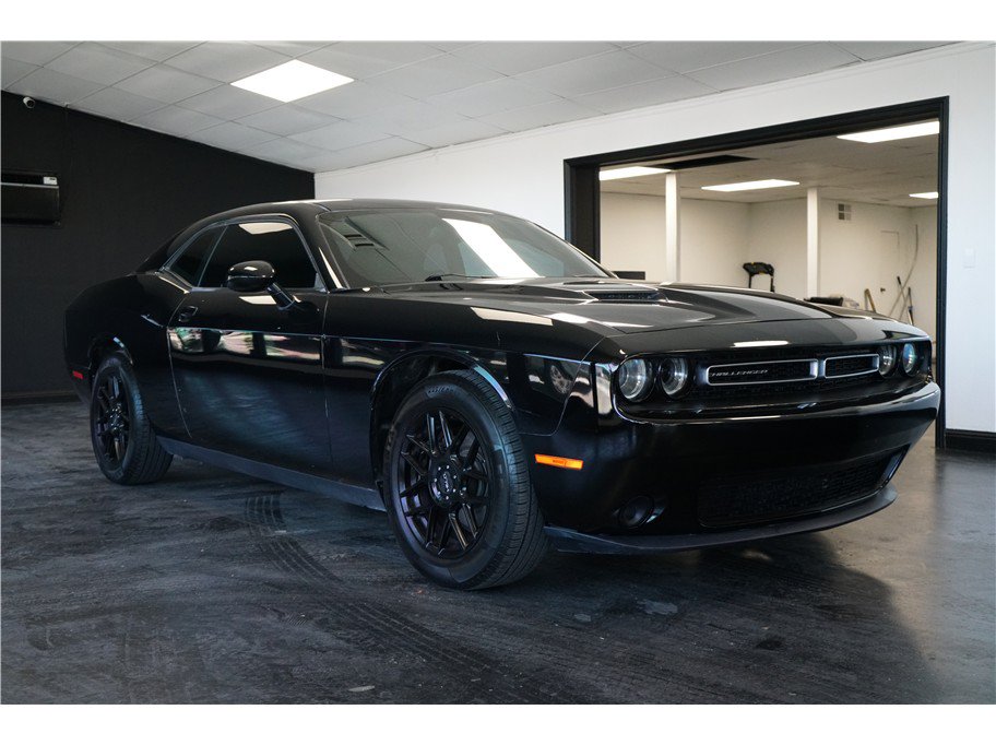 Used 2016 Dodge Challenger SXT
