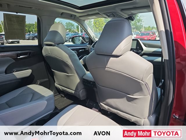 Used 2023 Toyota Highlander Platinum FWD image 38