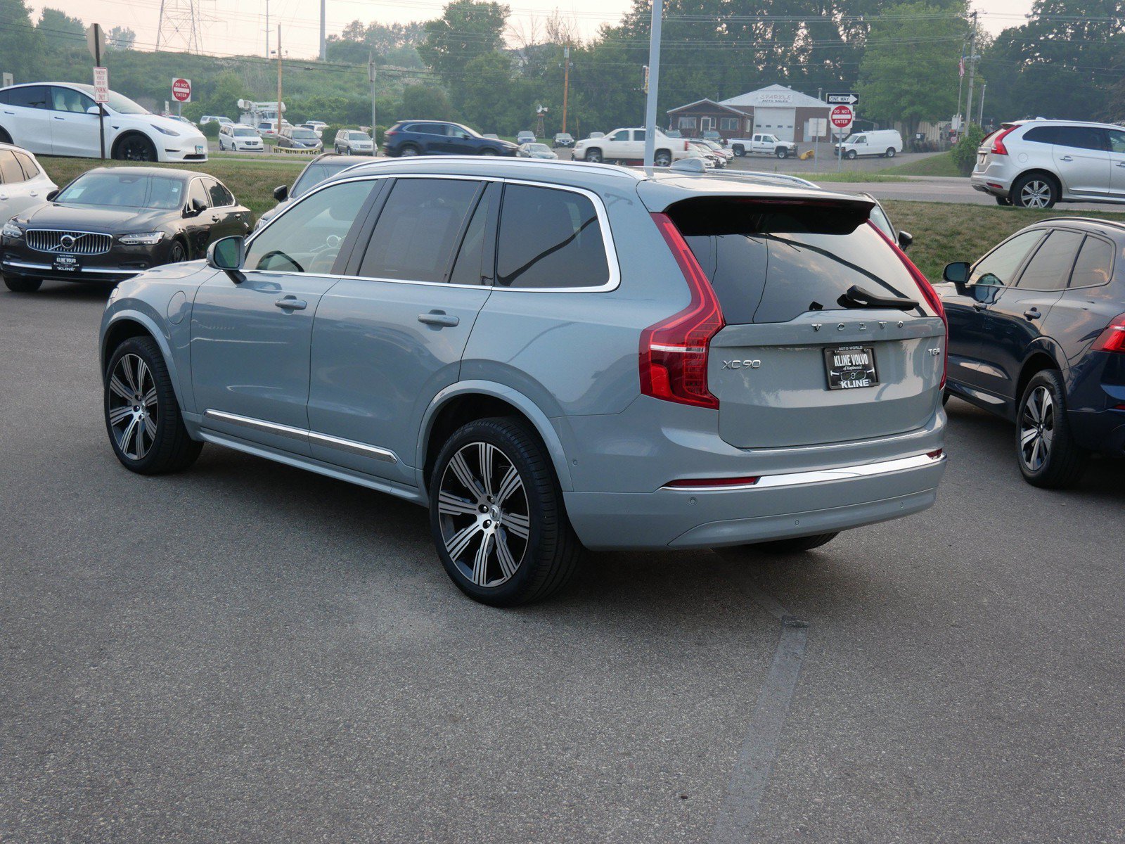 Certified 2025 Volvo XC90 T8 Plus w/ Protection Package Premier AWD/4WD image 5