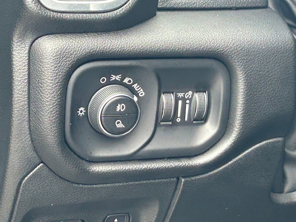 Used 2023 RAM 1500 Laramie RWD image 38