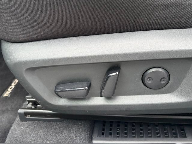 Used 2023 Nissan Rogue SV AWD/4WD image 16